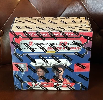 Caja de pasatiempos de baloncesto Panini Prizm 2023-24 - Prizmania/Autos/Wemby/Thompson Twins Foto 1 de 4