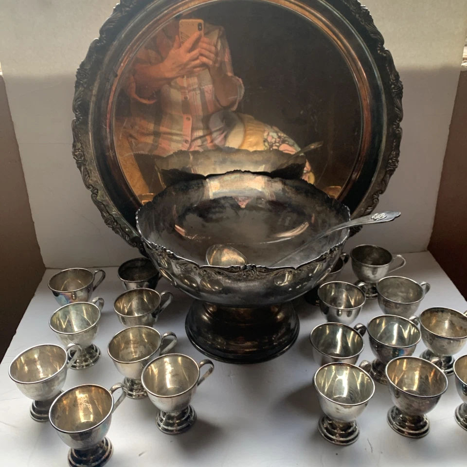 Vintage níquel plata E.P. JAPÓN Juego de tazones perforadores Bandeja Cucharón 16 tazas Cottagecore Foto 1 de 4