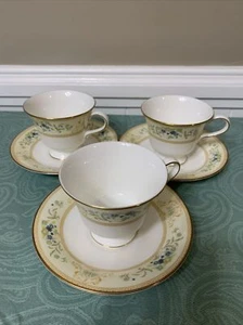 Set of 3 Wedgwood Ivory Agincourt Fine Bone China Teacups & Saucer GUC - Picture 1 of 9