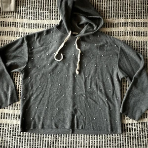 Maglione donna Zara Trafaluc taglia large grigio perla con cappuccio e perline - Foto 1 di 6