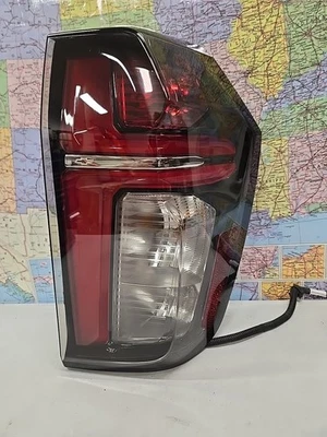 Оригинальный задний фонарь для Chevrolet Tahoe 2021-23 годов выпуска со стороны пассажира под правую руку 85618752  - Изображение 1 из 4