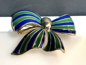 Vintage Brooch Jewellery Enamel Blue Green Striped Bow Ribbon Gold Metal 1980' - Picture 1 of 6