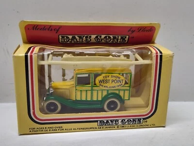 Lledo Models Of Days Gone Ford Model A Woody Pat's Poodle Parlour 1:64 Diecast - Image 1 of 4