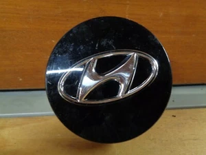 Hyundai Genesis Tucson Accent Elantra BLACK Center Cap 529603K210 - Picture 1 of 3