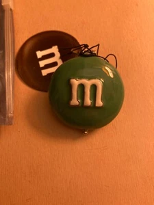 Neu Monet M&M grüne runde Emaille / Pillendose / Schmuckdose - Bild 1 von 3