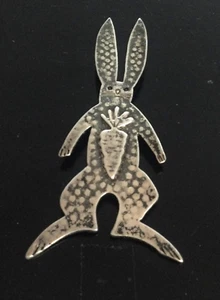 WONDERFUL VINTAGE STERLING BUNNY / RABBIT BROOCH! GREAT FOR EASTER! MUST SEE! - Picture 1 of 4