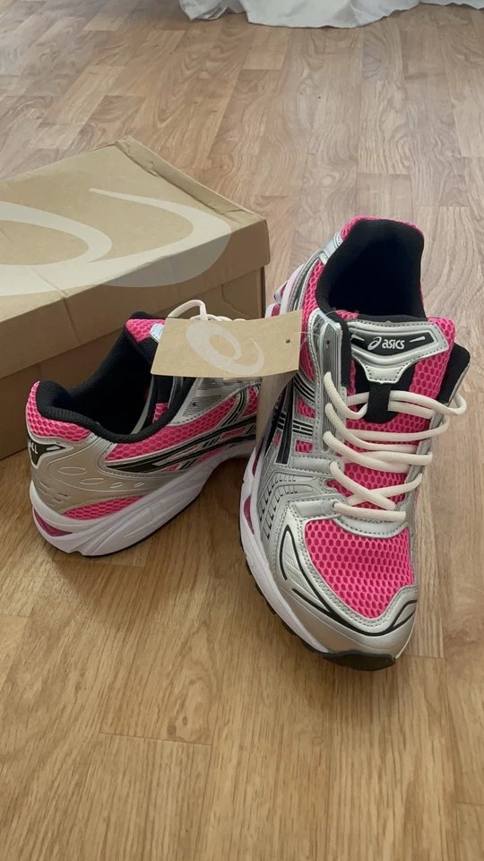 Asics Gel Kayano 14   - Photo 1/4