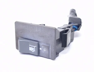 1988-1994 GMC / CHEVY C / K 2500 3500 SUBURBAN Rear Hatch Release Switch OEM - Picture 1 of 4