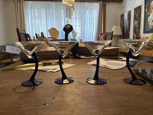 Set Of 4 Unmarked Blue Martini Glasses - Picture 1 of 12