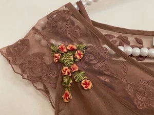 ¡Raro! 0 AnthropologieOdille Apliques Florales Marrón Encaje Blusa Top Conjunto Sin Mangas - Imagen 1 de 8