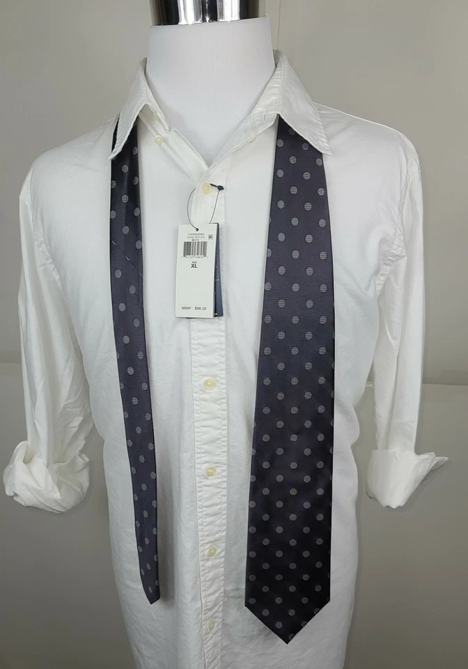 Corbata de seda Hathaway azul con lunares grises y patrón de rayas para hombre Foto 1 de 4