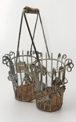 Wire Wine Bottle Basket Holder Carrier Caddy  Rack Chippy Wood Handle Leaves - Image 1 of 4