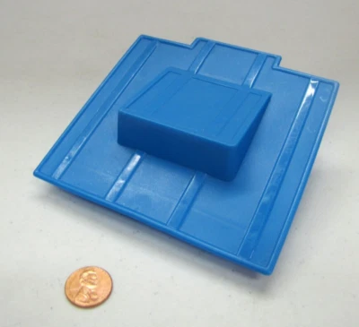 Lincoln Logs Blue Shed Roof 4.5" X 3" Hasbro M-7612 Replacement Part - Image 1 of 3