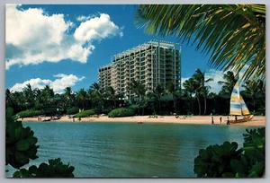 Kahala Hilton HONOLULU HAWAII Sailboat Beach Action 1970's postcard E2 - Picture 1 of 2