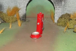 ANTIKE VINTAGE WASSERPUMPE BRITAINS/JOHILLCO FARM TRAIN VILLAGE EINGERICHTET - Bild 1 von 5