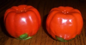 Vintage Bright Orange Tomato Porcelain Salt & Pepper Shakers - Japan - Good Cond - Picture 1 of 5