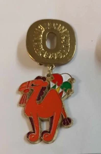 Karneval Pin / Anstecker Brosche Spange Köln 1985 ZOO rot( Einer vo - Bild 1 von 1