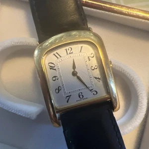COACH W501A Arch Womens Gold Case White Dial Watch Black leather band - Picture 1 of 7