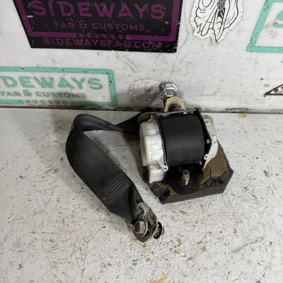 03-04 Infiniti G35 cupé cinturón seguridad trasero derecho retractor Foto 1 de 4