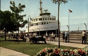 Soo Locks, Sault Ste. Marie, Michigan HENRY FORD II Ship Postcard - Picture 1 of 2