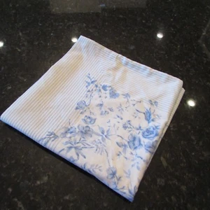 Funda de almohada Klein de Colección Wamsutta Ultracale marfil con flores azules rayas EE. UU. en mal estado - Imagen 1 de 7