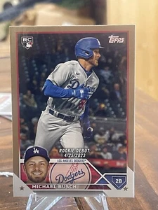 Serie Actualización Topps 2023 - Oro #US256 Michael Busch /2023 (RC) - Imagen 1 de 2