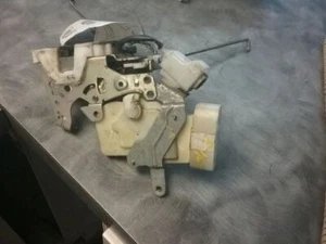 2000 LEXUS RX300 RX 300 DOOR LATCH CATCH - Picture 1 of 3
