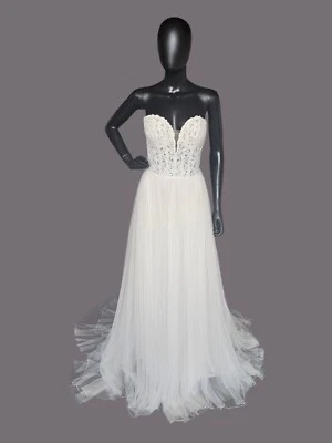 Lace Illusion Bodice Strapless Plunge - Justin Alexander - Image 1 of 4