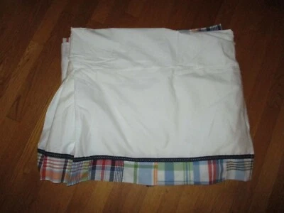 Falda de cama Pottery Barn Kids blanca azul a cuadros Madrás con volantes antipolvo Foto 1 de 4