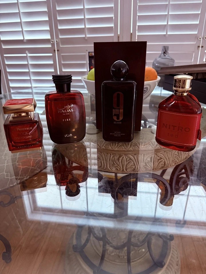 Lote Colonia Hombre. Lataffa, Afnan, Khadlaj, rojo nitro Foto 1 de 4