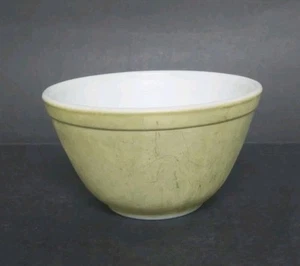 Vintage PYREX Avocado Green, #401, 1 1/2 Pt. Mixing Bowl, MADE IN USA - Picture 1 of 9