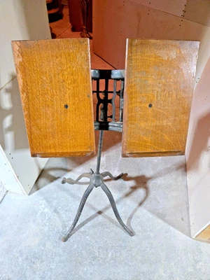 Antiguo soporte de música ajustable de hierro fundido de 1895 patente Miller 10 de diciembre de 1895 Foto 1 de 4