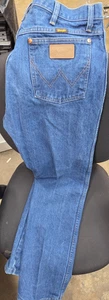 Wrangler Jeans size 38x34 - Picture 1 of 3