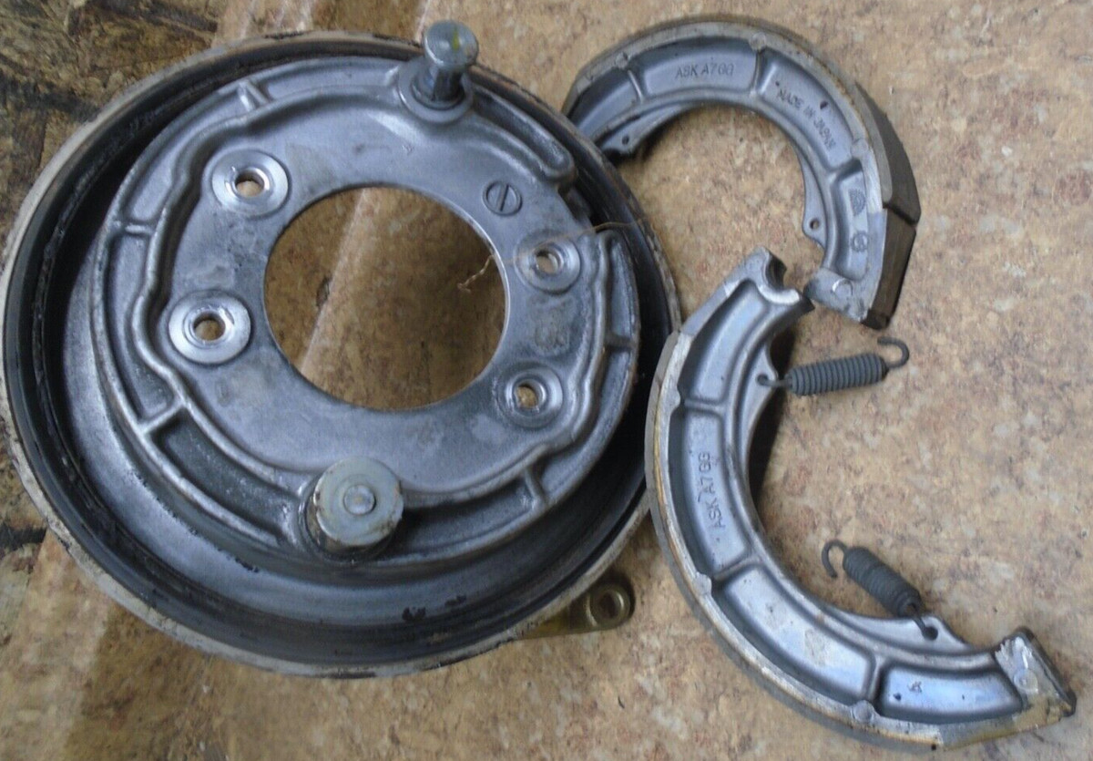 Caltric Rear Brake Shoes Set - Fits Suzuki LT185 Quadrunner 185 (1984-1987) & Other Suzuki/Kawasaki Models - View #9