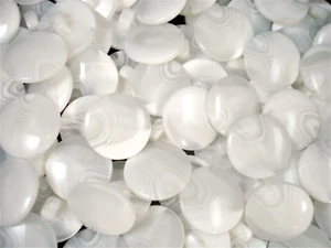 Buttons 17.5mm White Swirls 30pc Sewing Clothing Crafts Dressmaking - Picture 1 of 2