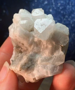 Exceptionnellement Rare Terminaison Russe Natrolite Cluster Synergy 12 Cristal - Picture 1 of 8