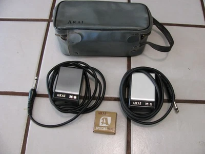 2 Stück AKAI M-8 Dynamisches Mikrofon Modell ADM-5 - mit Koffer - ungetestet - Bild 1 von 4