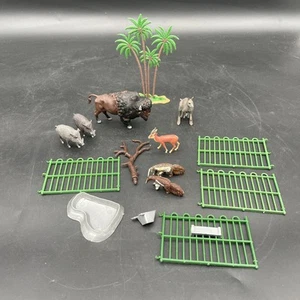 Juguete de plástico de colección Gran Bretaña Ltd animales de zoológico - canguro, búfalo, puertas, árbol - 16 piezas - Imagen 1 de 6
