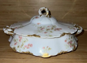 Haviland Limoges Schleiger 1131A - Round Covered Vegetable Bowl Gold Trim - Picture 1 of 11
