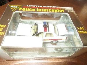 1:43 GearBOX South Dakota POLICE Car Ford 1/2500 - Picture 1 of 4