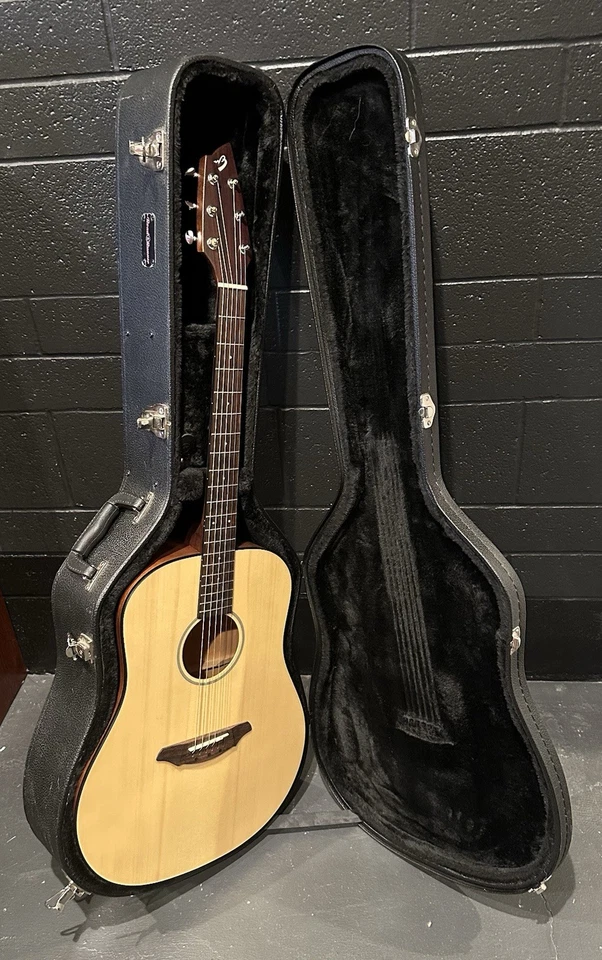 Б/у акустическая гитара Breedlove Passport D200SMP с жестким чехлом Roadrunner - Изображение 1 из 4