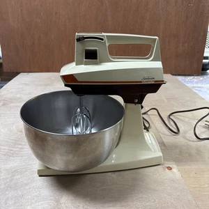 Sunbeam Mixmaster Mixer da banco 12 velocità bianco mandorla vintage - Foto 1 di 11