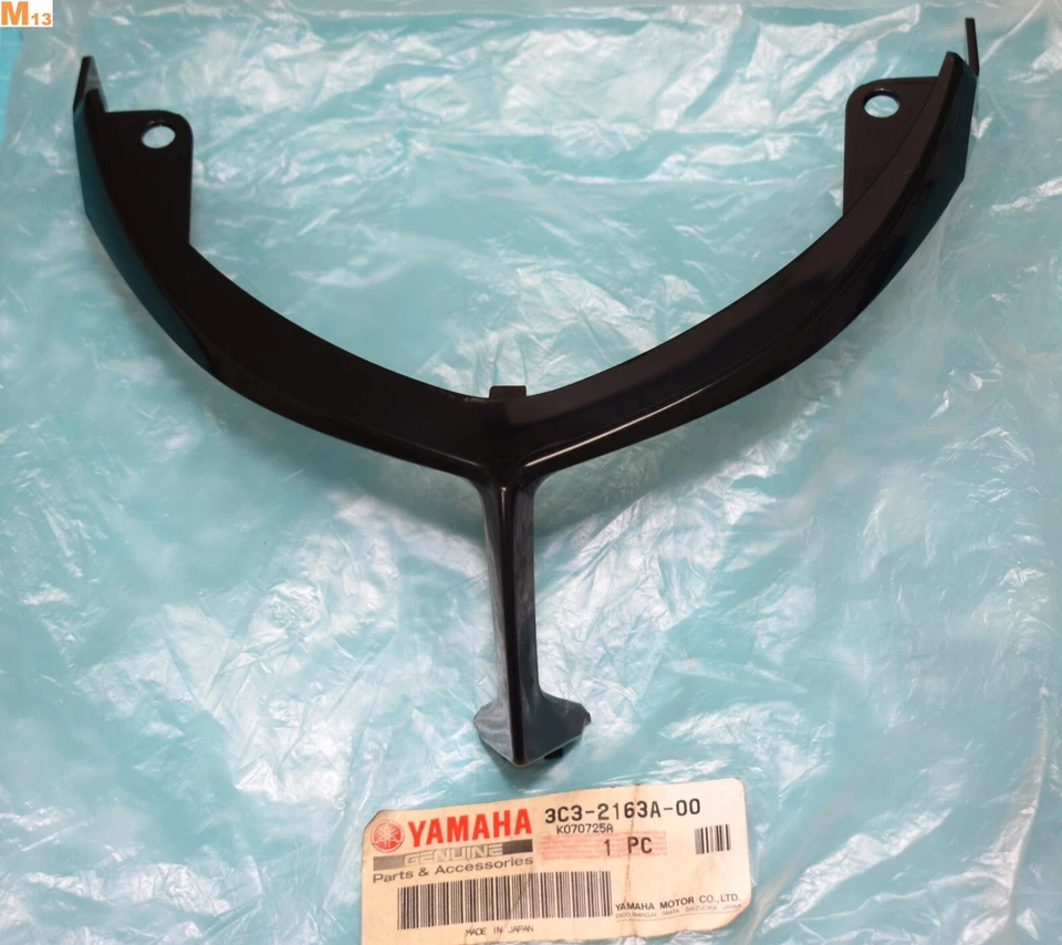 entourage de feu arrière YAMAHA 3C3-2163A-00 pour  FZ1-S FAZER 2006/2012 neuf - Photo 1/1