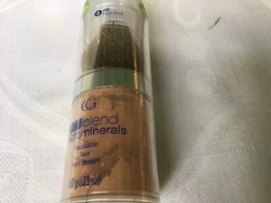 COVERGIRL TRUBLEND MICROMINERALS 445 WARM BIEGE - Picture 1 of 3