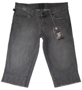 Y2K GRAY LOW-RISE DISTRESSED STRETCH DENIM JEAN CAPRI SHORTS Jrs 9 HOT TOPIC NWT - Picture 1 of 4