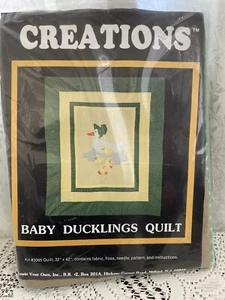  NUEVO Kit de edredón Creations Baby Ducklins vintage #3065 incluye tela ~ hilo dental - Imagen 1 de 4