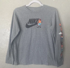 The Nike Tee BOYS XL Gray T-shirt Shoe Shopping Shoebox Sleeve Graphic Fun - Picture 1 of 9