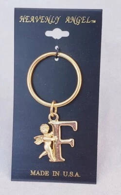Llavero colgante letra "F" con temática de ángel tono dorado hecho en EE. UU. Foto 1 de 3
