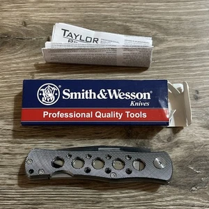 Smith & Wesson Extreme Ops Folding Knife Stainless Steel Blade Aluminum Handle - Picture 1 of 3