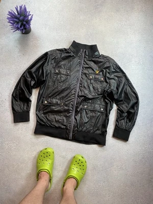 Chaqueta Lyle Scott negra ligera para hombre talla grande  Foto 1 de 4